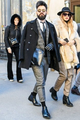 ست کردن عینک آفتابی با لباس مردانه