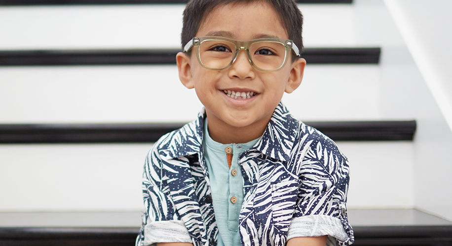 خرید عینک طبی بچه گانه