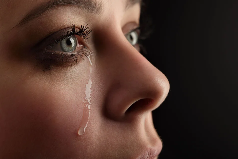 گریه کردن با لنز