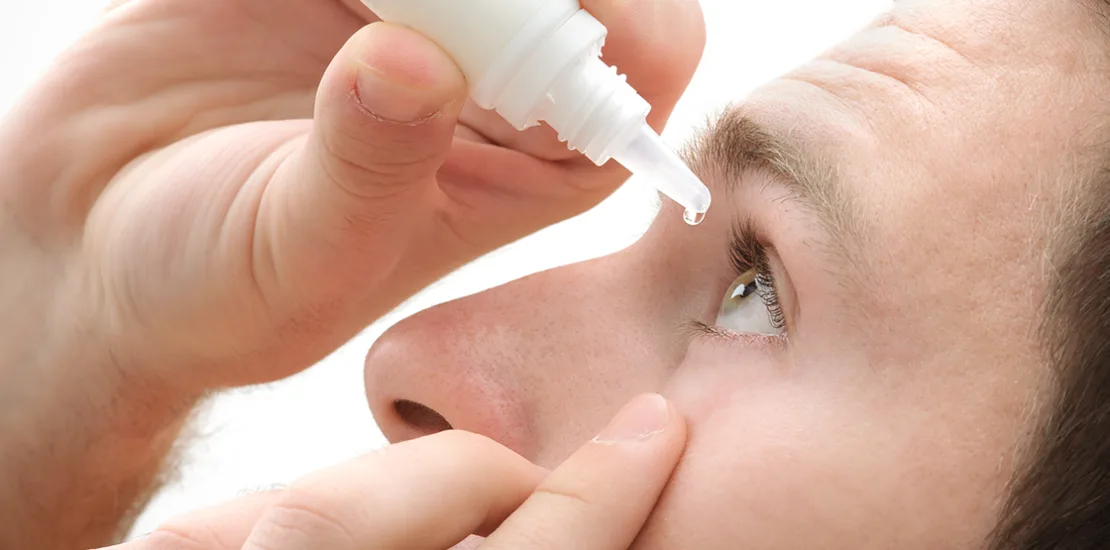 چگونه در چشم قطره بریزیم