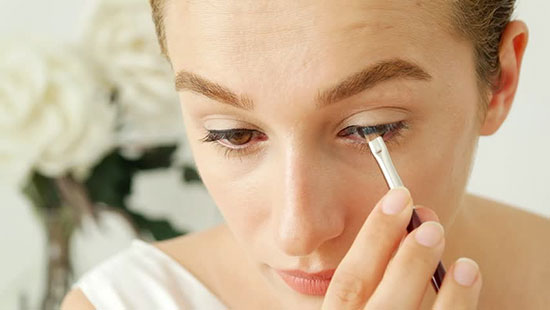 لنز را قبل از آرایش بگذاریم یا بعد از آن؟